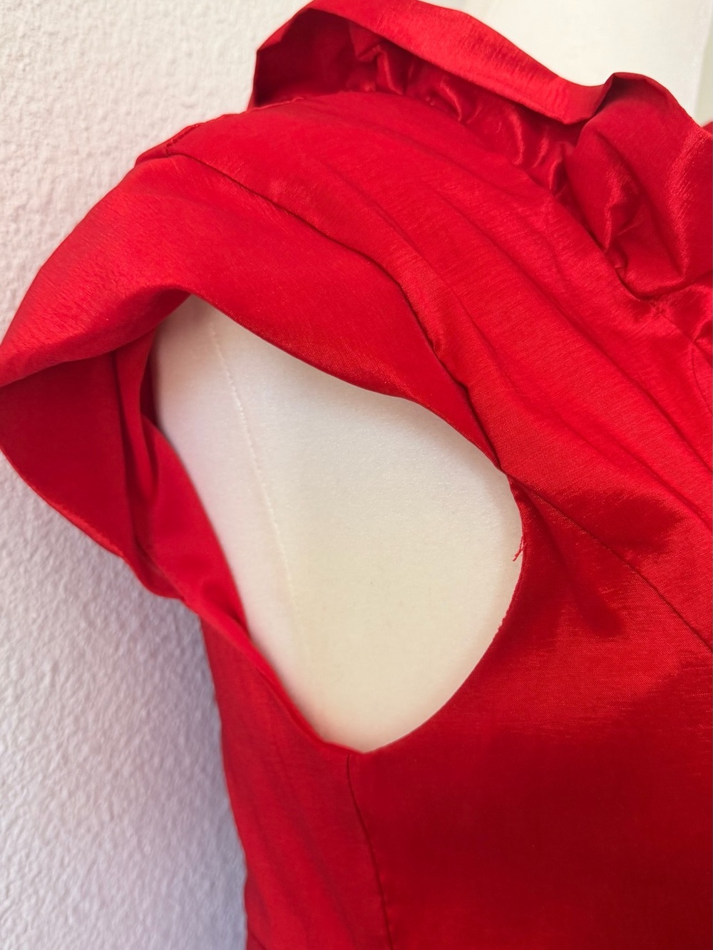 Xscape Red Ruffle V-Neck Ruched Midi Dress - Picture 13 of 14